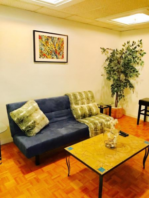 Stylish Montreal Apartment: Comfortable Stay in the Golden Square Mile